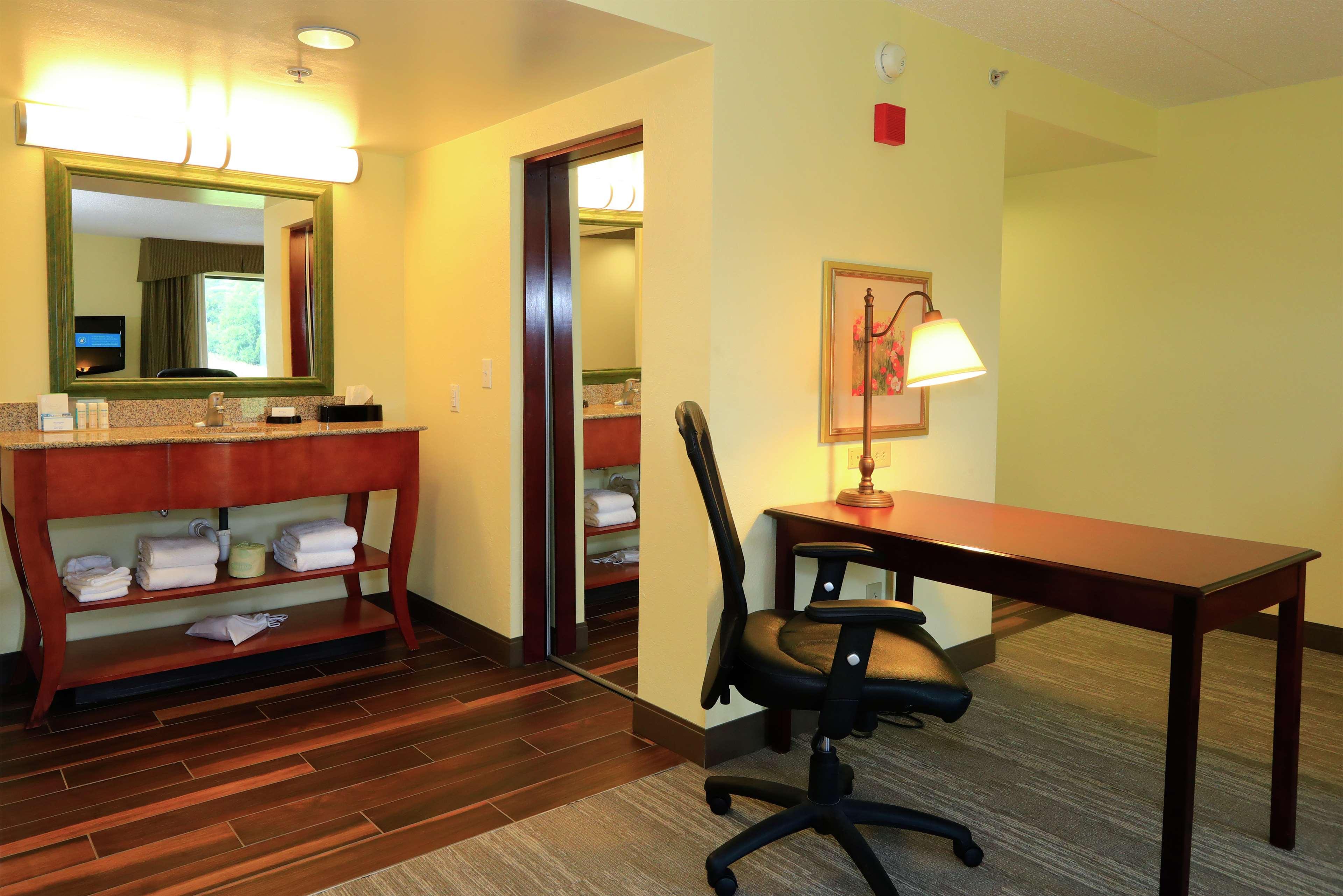 Hampton Inn And Suites Of Lamar Mill Hall Экстерьер фото